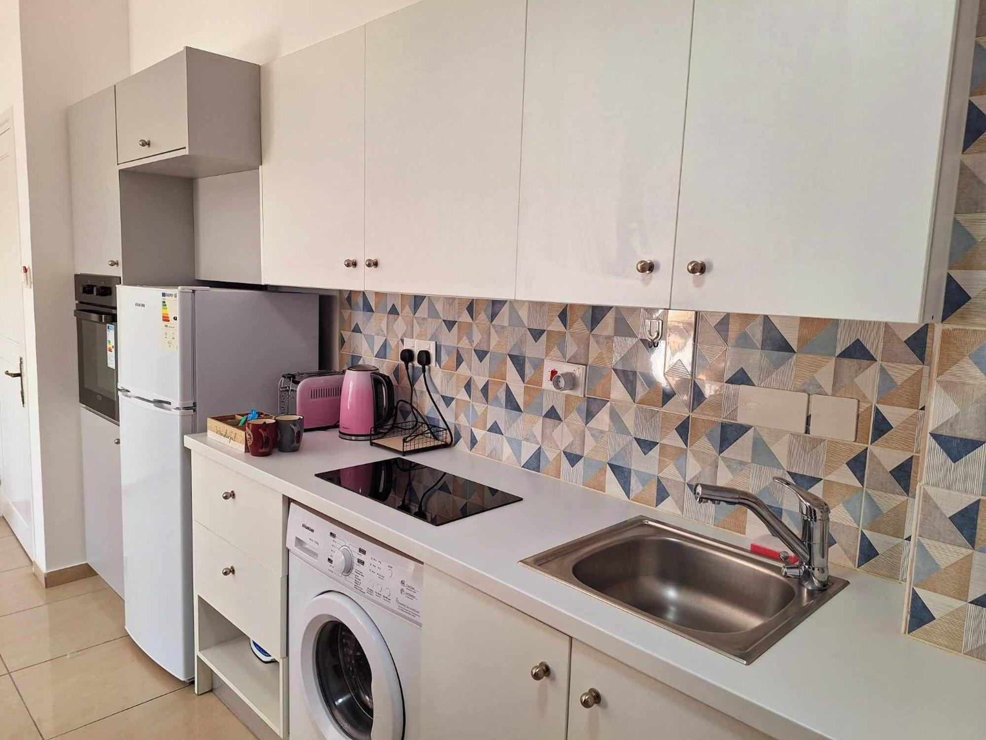 Stylish Apt Kato Paphos Close To Beach & Vibrant Harbor Life 외부 사진