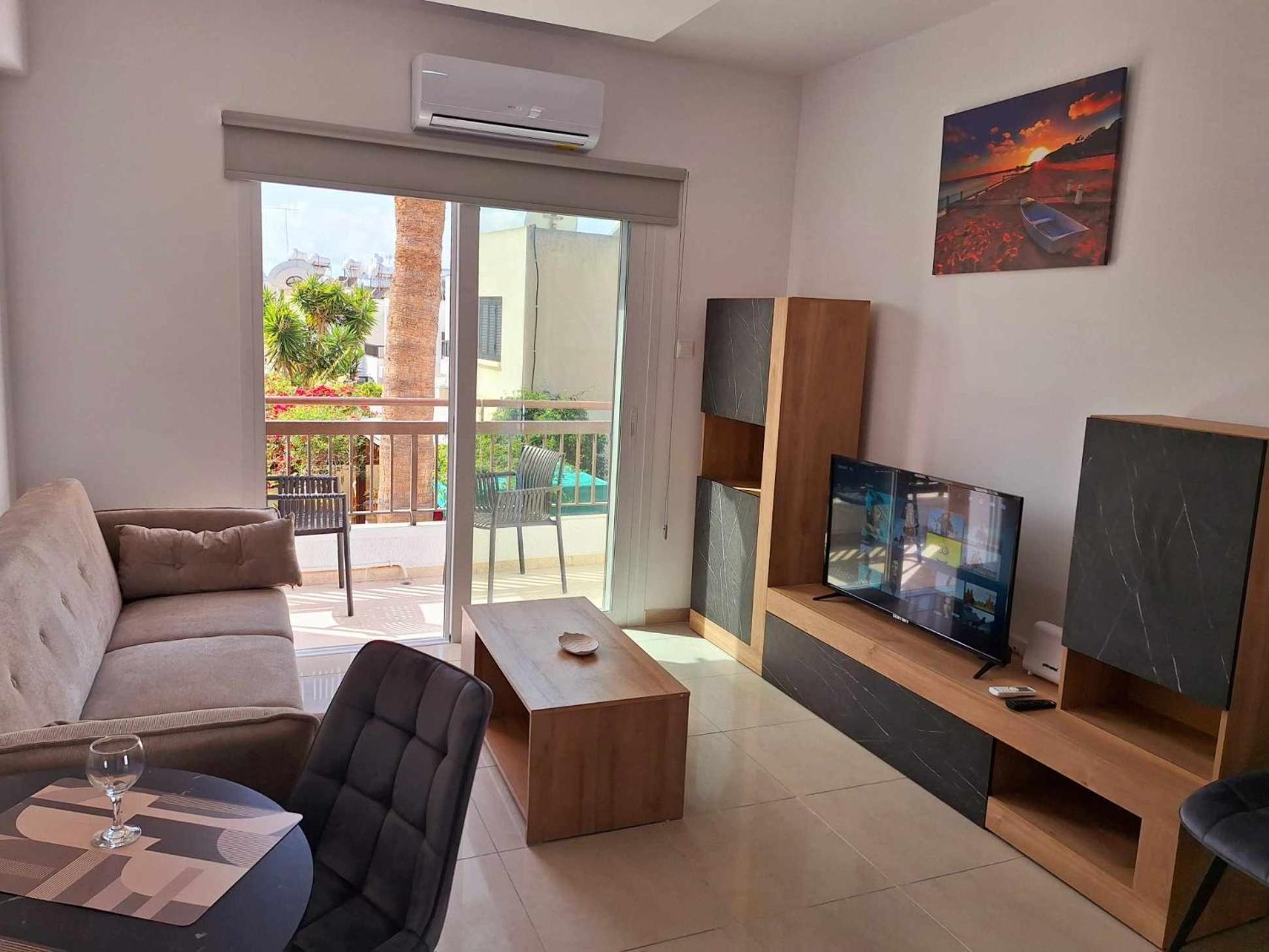 Stylish Apt Kato Paphos Close To Beach & Vibrant Harbor Life 외부 사진