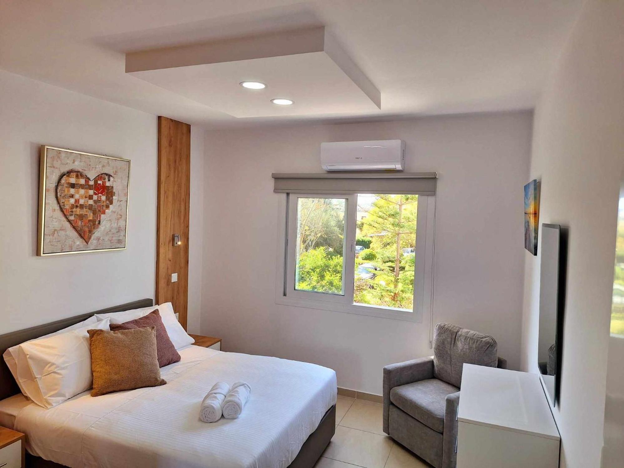 Stylish Apt Kato Paphos Close To Beach & Vibrant Harbor Life 외부 사진